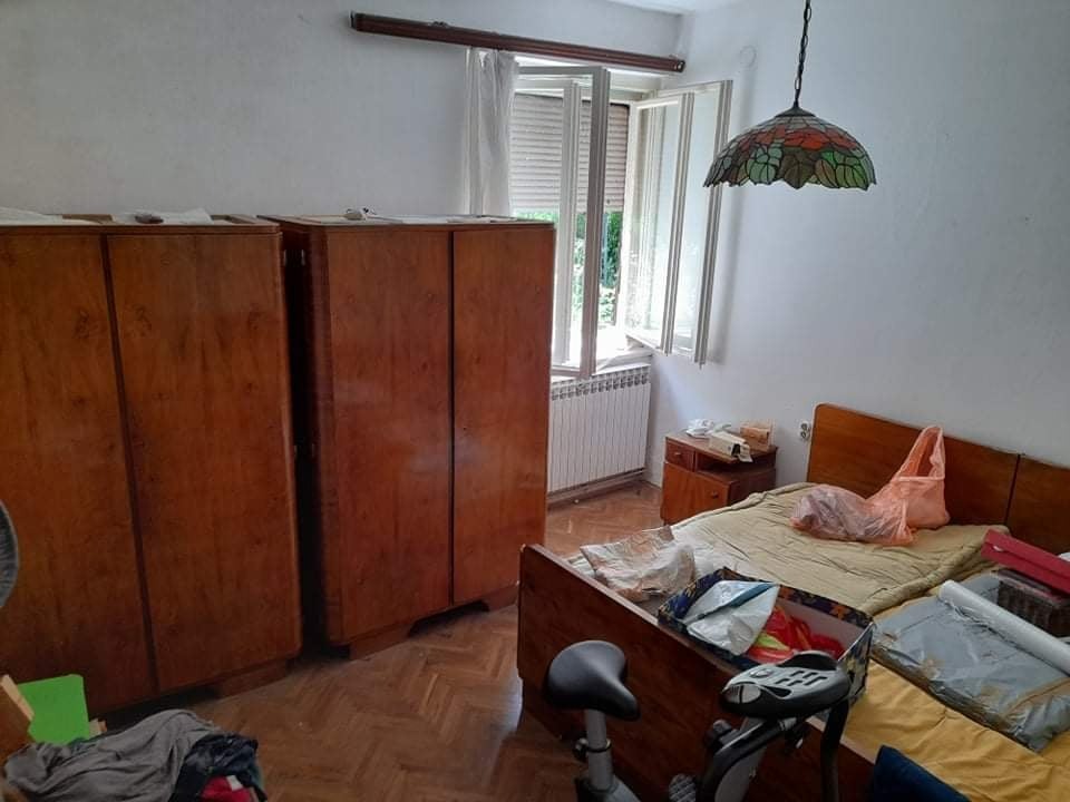 Pražnjenje stana punog starog namještaja i stvari u Zagrebu